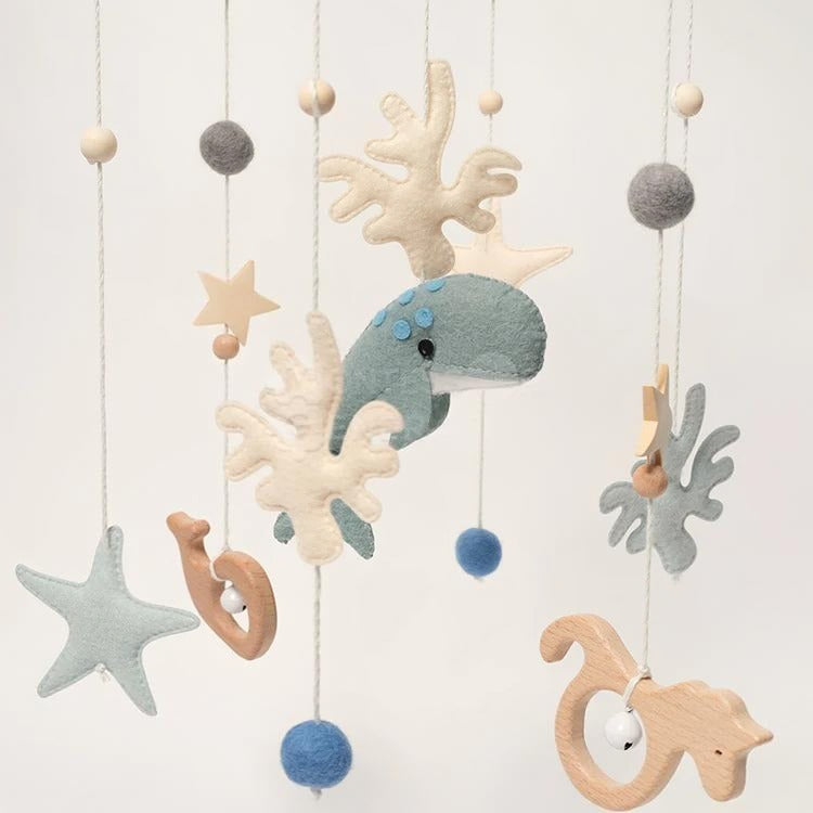 Mobile Bébé en Bois et Feutrine Montessori