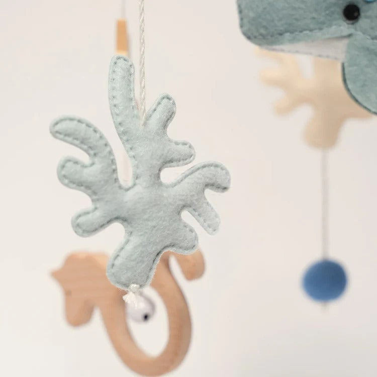 Mobile Bébé en Bois et Feutrine Montessori