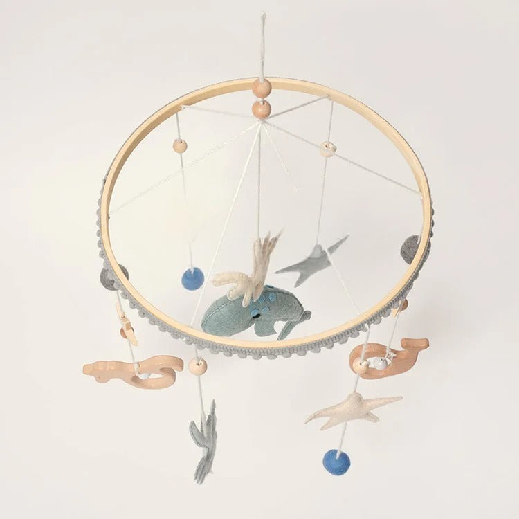 Mobile Bébé en Bois et Feutrine Montessori