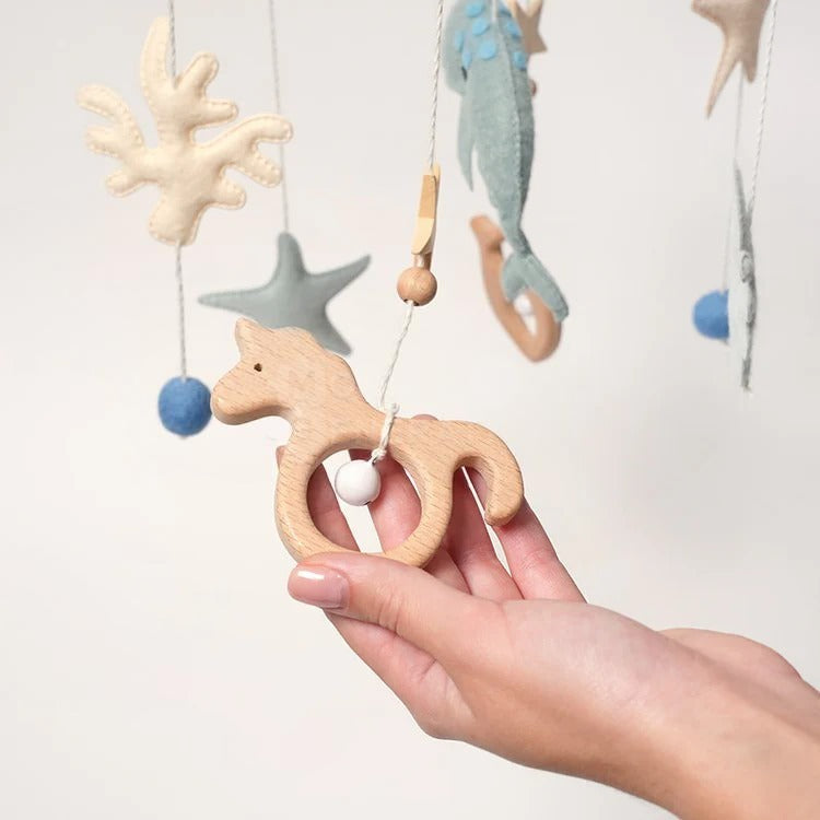 Mobile Bébé en Bois et Feutrine Montessori